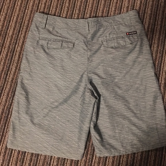 AirWalk shorts - Picture 2 of 3
